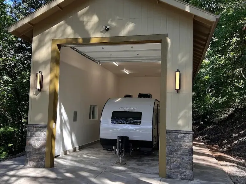 5 Reasons to Hire a Licensed Contractor for Your Garage Build